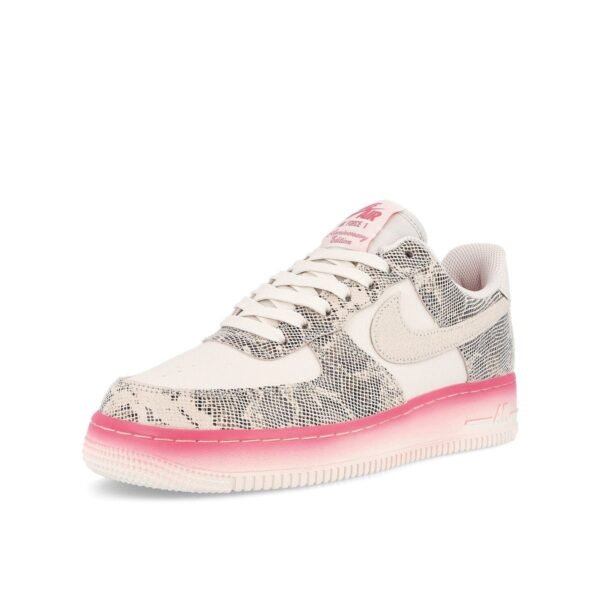 Nike - WMNS Air Force 1 ‘07 LV8 pink - Image 4
