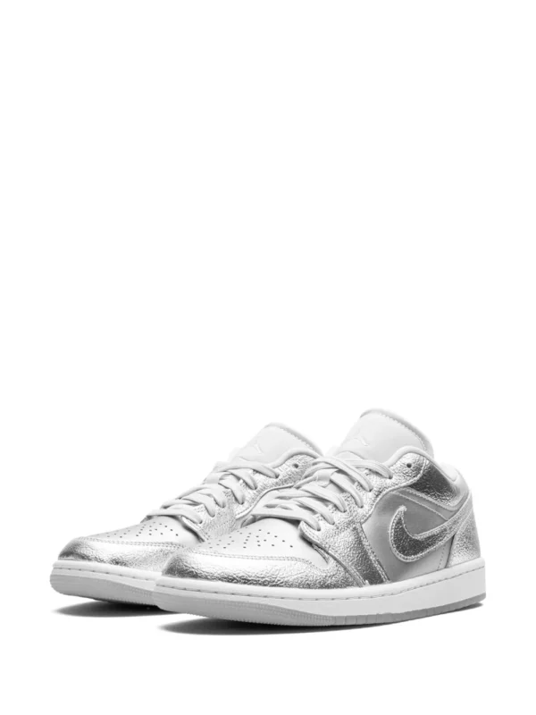 Air Jordan 1 Low SE "Metallic Silver" sneakers - Image 3