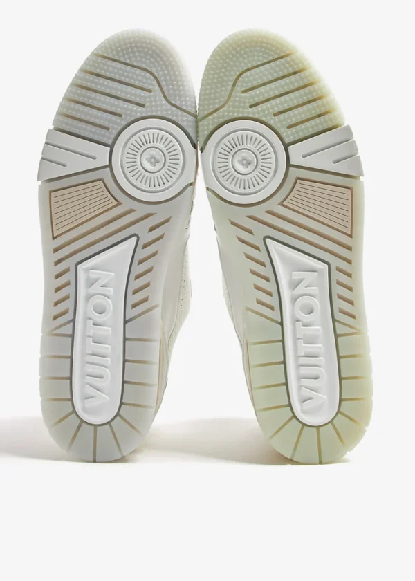 Louis Vuitton Pre-Loved  Leather Trainer sneakers - Image 4