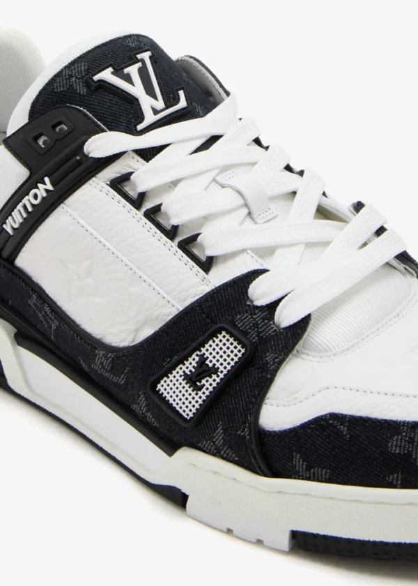 Louis Vuitton Pre-Loved  LV sneakers - Image 4