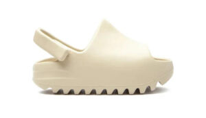 Kids Yeezy ridged slides